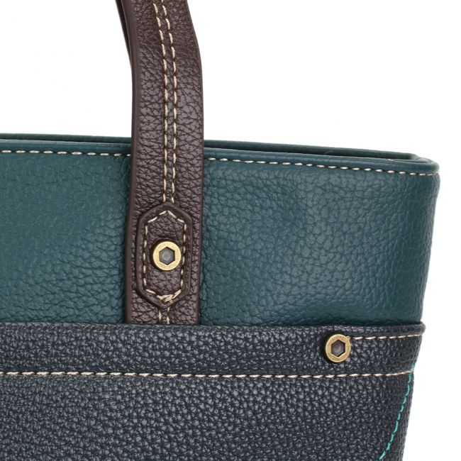 Chala Sea Turtles Deluxe Everyday Tote Bag is the most adorable tote bag you'll ever own! Get this adorable purse for yourself, a friend or a family member. This is the perfect shoulder bag for lovers of the ocean!