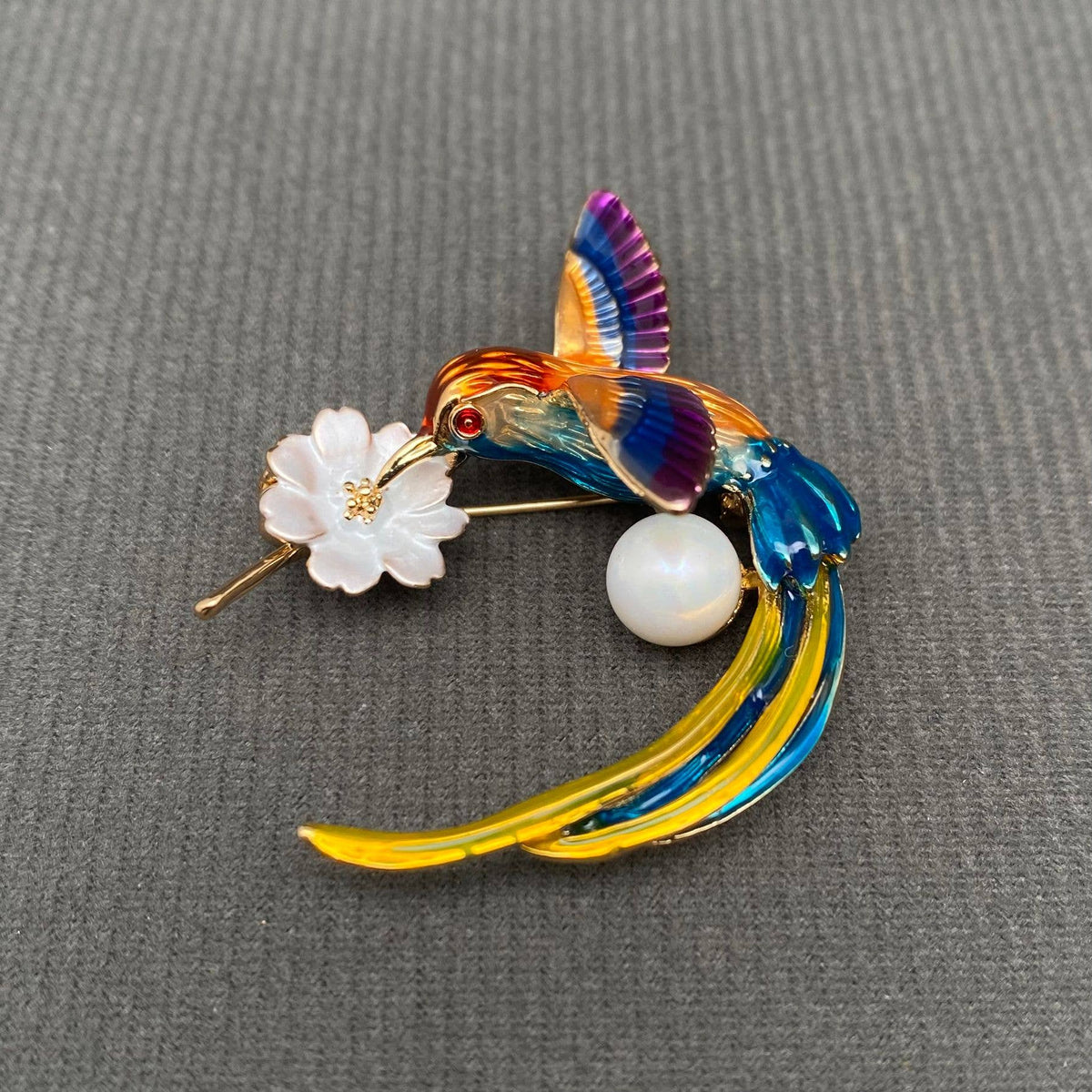 Hummingbird Picking Flower Enamel Brooch