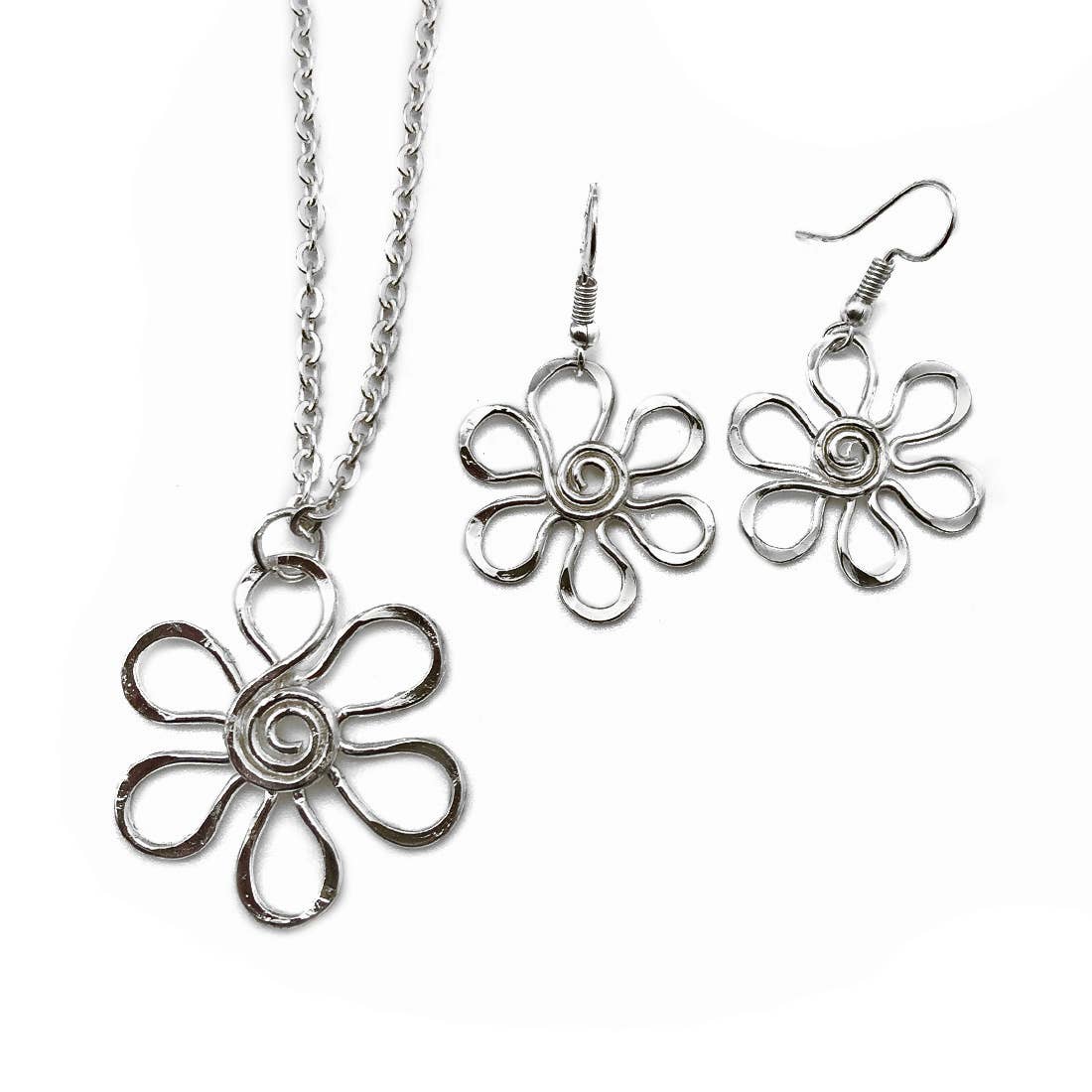 Silver Plated Necklace - Smaller Size Daisy