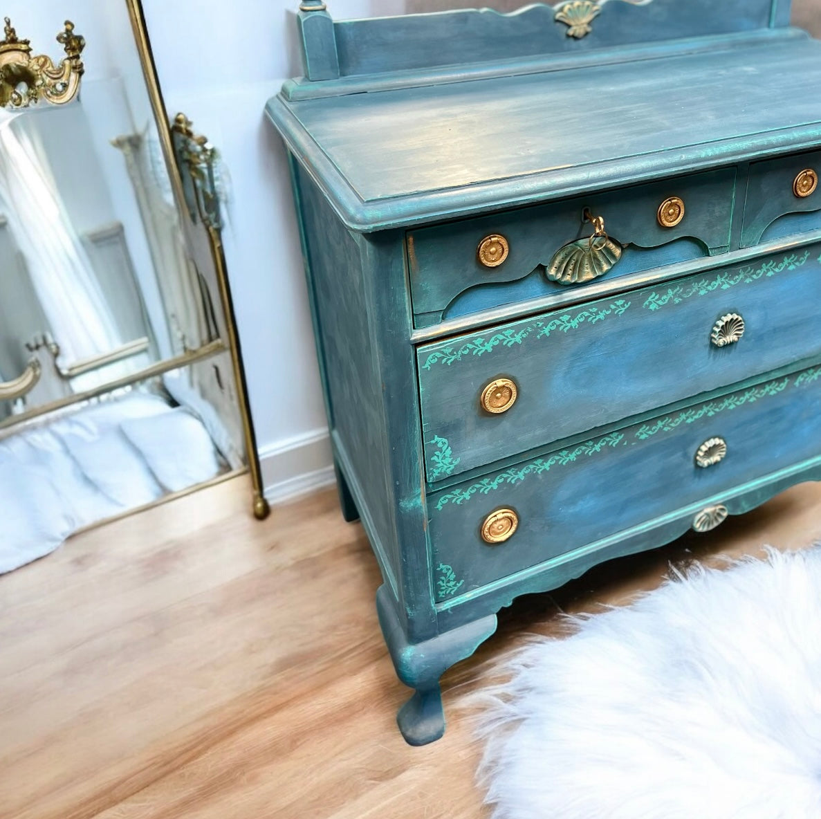 Beautiful 4 Drawer Blue Dresser