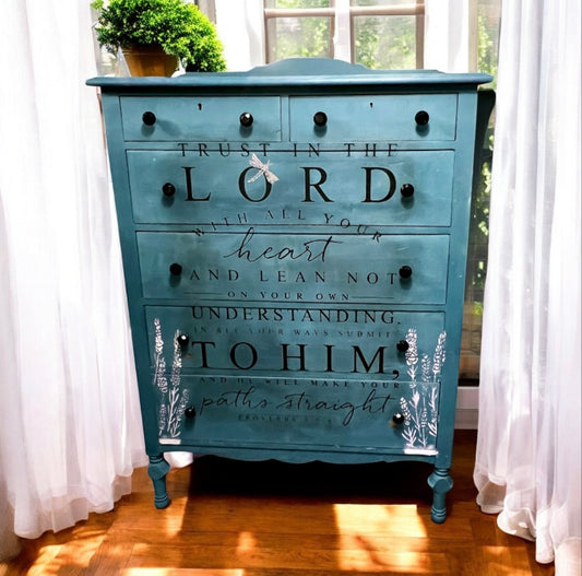 Antique Chest of Drawers/Dresser/Highboy