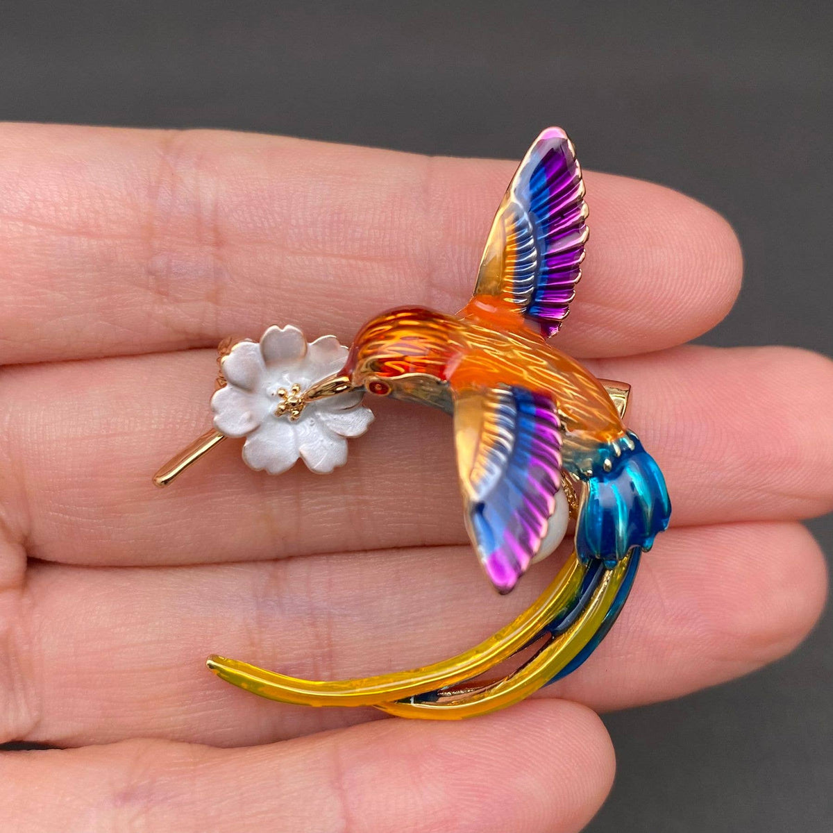 Hummingbird Picking Flower Enamel Brooch
